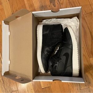 (WMNS) Air Jordan 1 Rebel XX black (ar5599-006) size 8.5